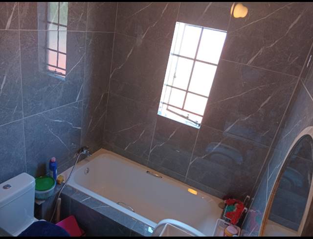 2 BEDROOM APARTMENT FOR SALE IN ALBEMARLE EXT 1
